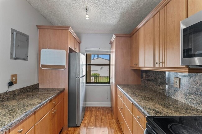 Building Photo - 11344 Taft St Unit 11344 Rental