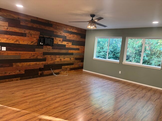 Photo - 7796 Kildare Loop NW