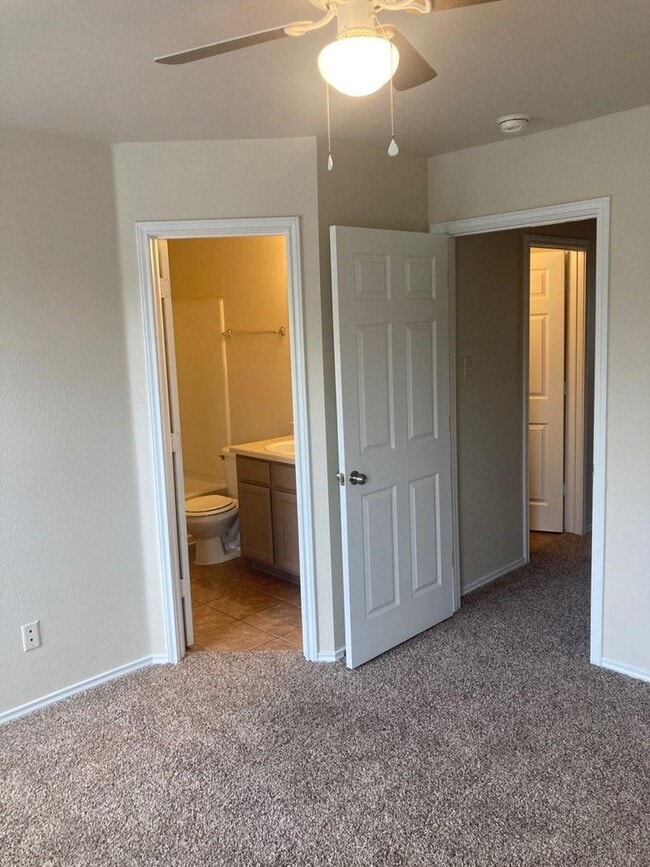 Photo - Spacious open concept duplex