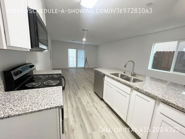 BRAND NEW! Spacious 3-Bedroom, 2.5-Bathroo... - BRAND NEW! Spacious 3-Bedroom, 2.5-Bathroo... Apartment Unit A