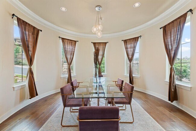 Photo - 2800 Waymaker Way