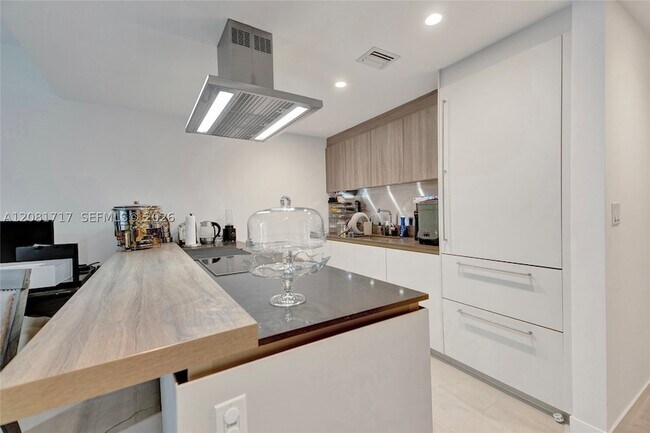 1000 Brickell Plaza Unit 3105