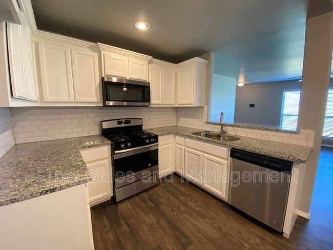 Photo - 491-495 Washington Ave NW