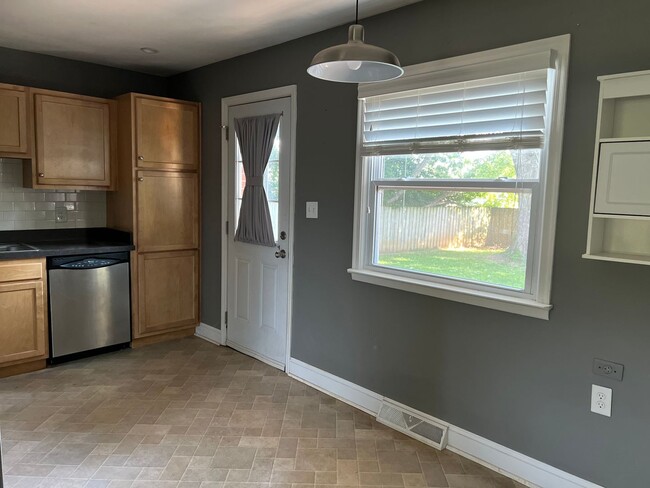 Photo - 3 bedroom 1 bath house & 1 car Garage