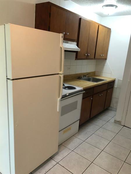 Building Photo - 337 NE 2nd St Unit 5 Rental