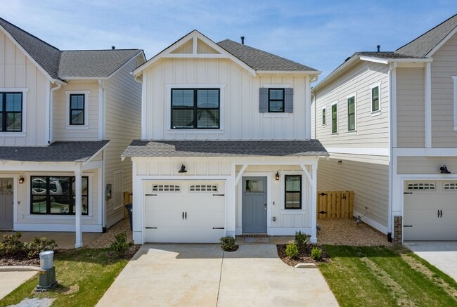 Building Photo - Luxury Finishes, Fenced Backyard, and Attached Garage!