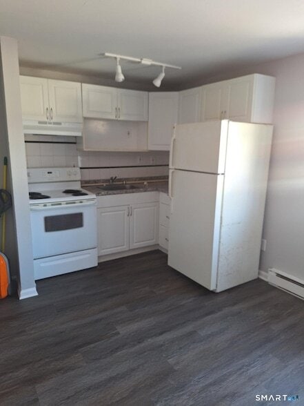 Building Photo - 217 Hollister Ave Unit a1