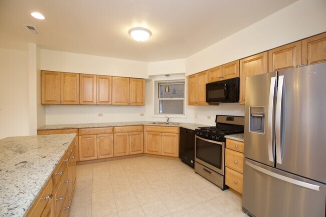 6713 N Sheridan Rd Unidad N3