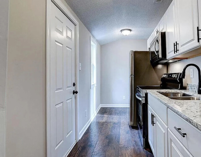 Photo - Room in House on Dupree St