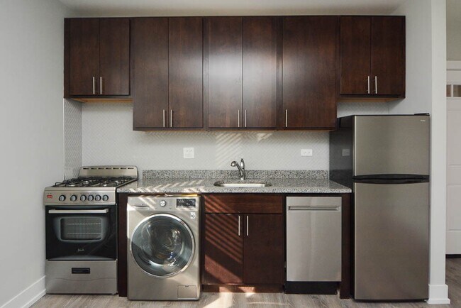 Photo - 434.5 W Belden Ave Unit 303B