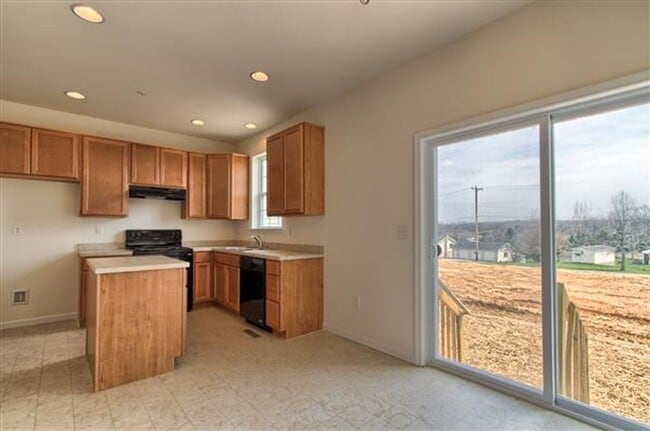 Photo - Beautiful 3 Bedroom, 2.5 Bath End Unit in Spring Grove Schools!!