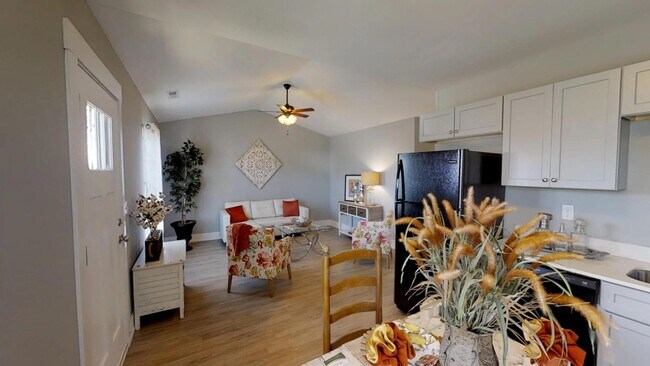 Photo - 1117 Bishop Rd