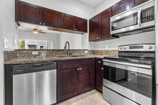 Photo - 4990 Palmbrooke Cir