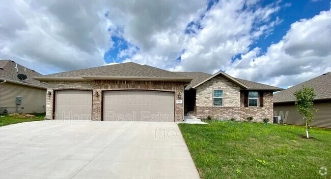 Building Photo - 4 Bed | 2 Bath | 3 Car Garage | Nixa High ... Rental