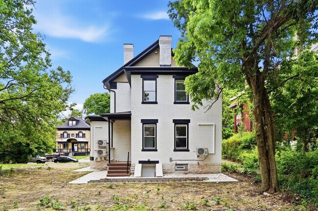 Photo - 568 Hale Ave Unidad #1