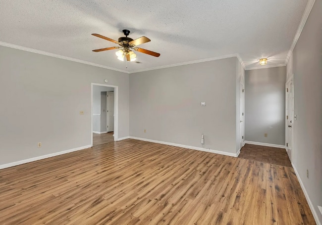 Photo - 5905 Franklin Rd