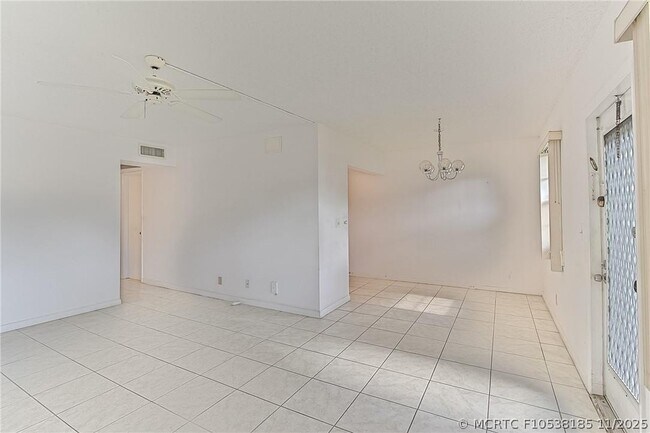 Photo - 167 Grantham E Unit 167