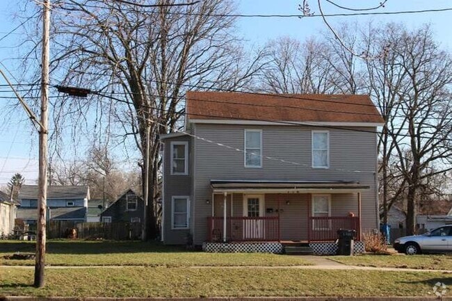Building Photo - 116 Oak St Unit Apt 2