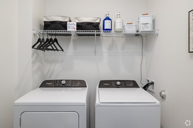 1BR, 1BA - 756SF - Laundry