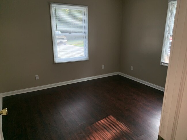 Photo - 2 bed 1 bath duplex