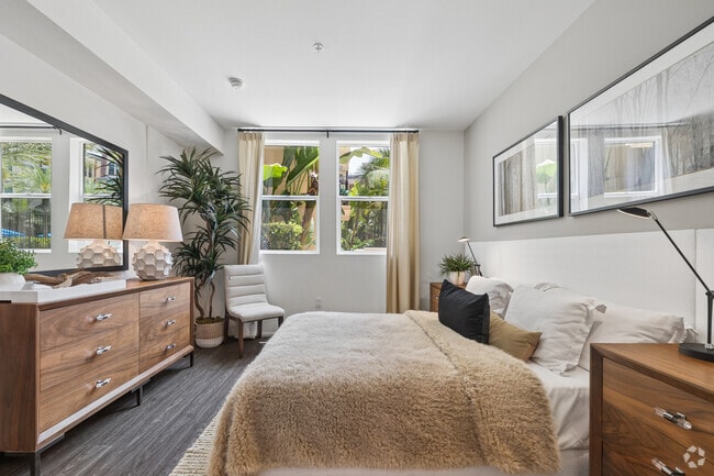 2BR, 2BA - 980SF - Bedroom