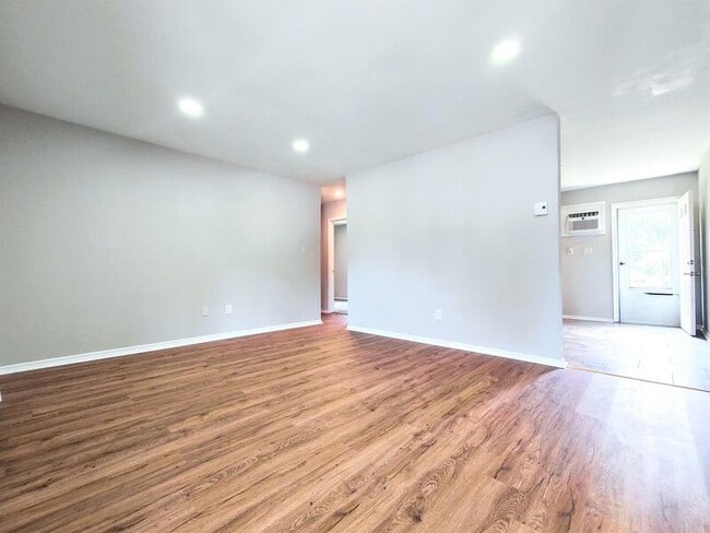 Photo - 4421 Layola Ave