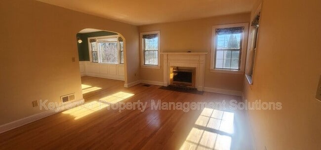 Photo - 127 College Cir