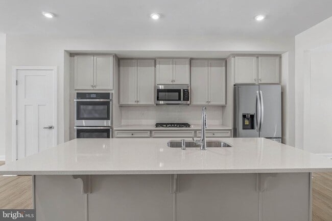 Photo - 88 Rosemary Wy