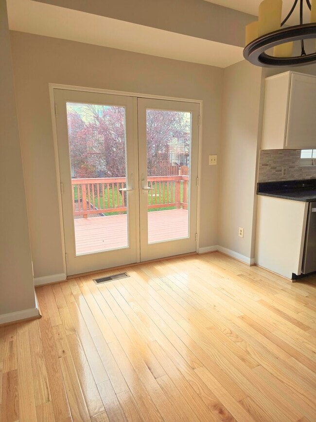 Photo - Beautiful 3 level garage townhome