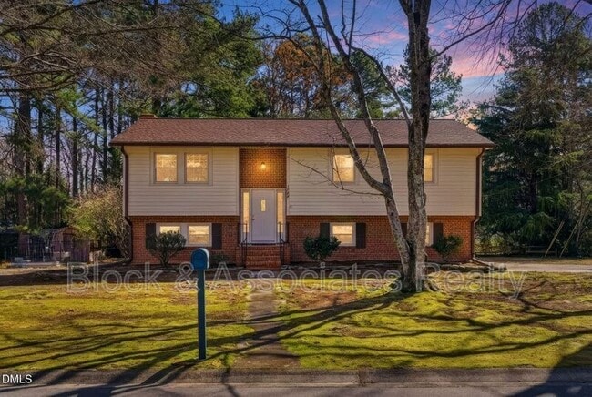 Building Photo - 1200 Boxwood Ln