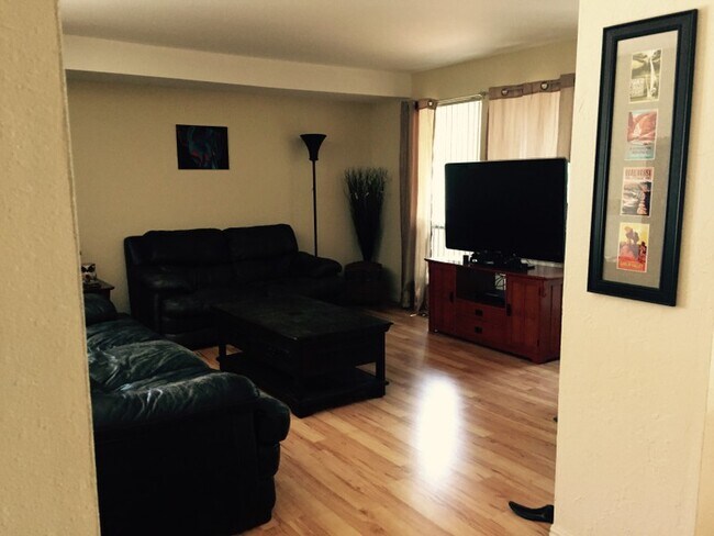 Photo - 932 E Hillview Dr Unidad 1