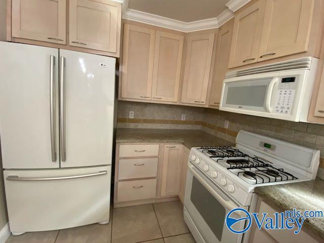 Photo - 400 NW Forrest Pk Ct