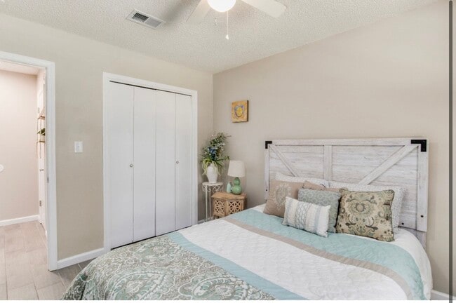 Photo - 3410 Green Briar Cir Unit A