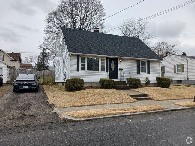 Building Photo - ****Providence/North Providence Line - Sin... Rental