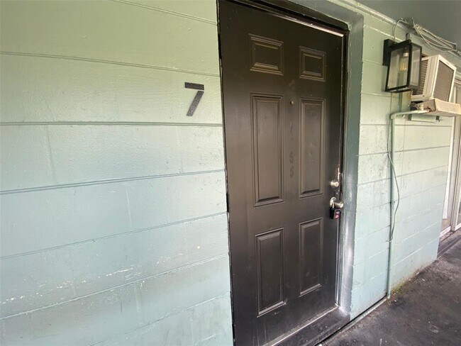 Photo - 1341 W Point Dr Unit 07