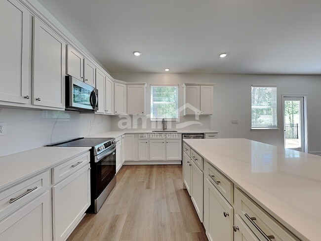 Photo - 190 Hickory Pointe Rd