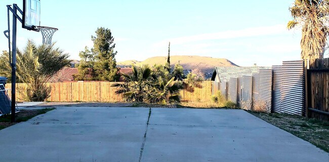 Photo - *DO NOT DISTURB TENANTS- 4 bedroom 2 bath home w/POOL!!