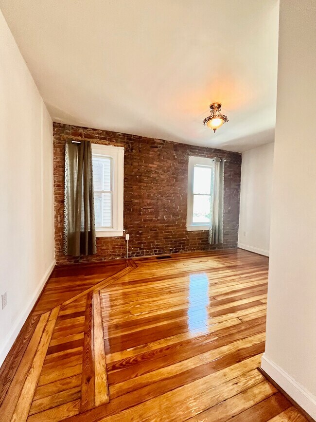 Photo - 35 Adamson St Unit 2