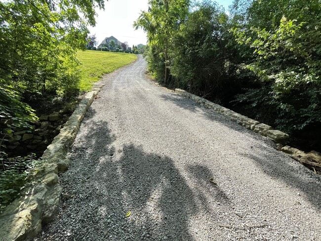 Photo - Great Location Private Setting Home For Rent