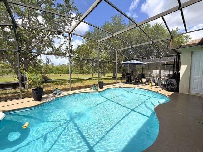 Photo - 233 Aldridge Ln
