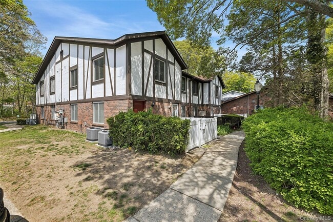 Photo - 104 Birchwood Rd