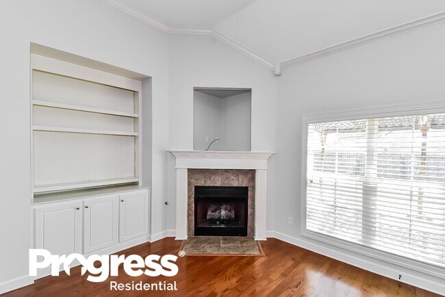 Photo - 4378 Bloombury St