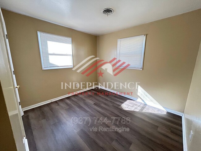 Photo - 4381 Marlowe St