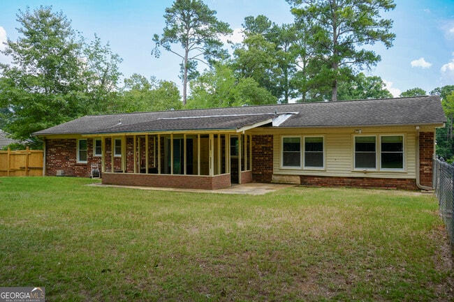 Photo - 307 Pinewood Dr
