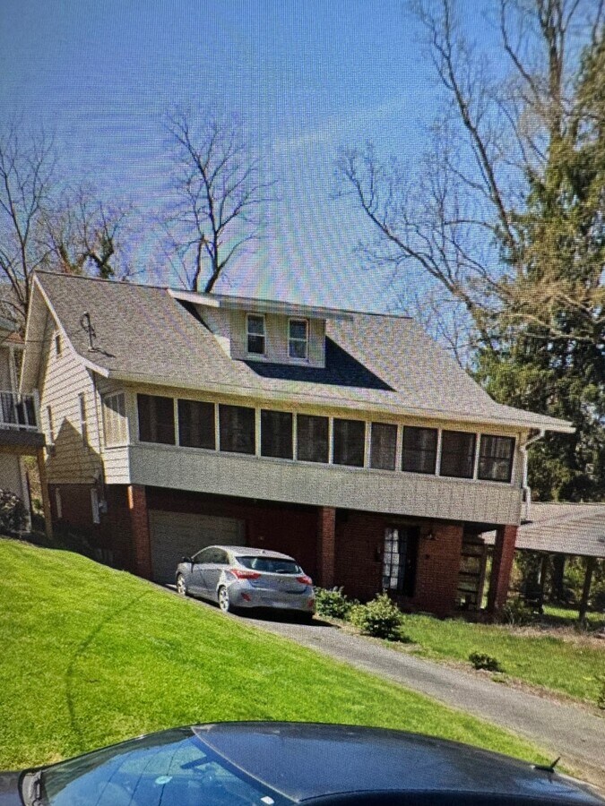 Photo - 17 W Park Ave