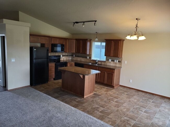 Photo - Beautiful home for rent in The Radiant Lake Estates!