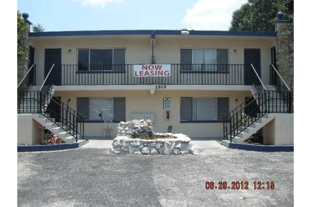 Building Photo - Lillie Steet Apartments