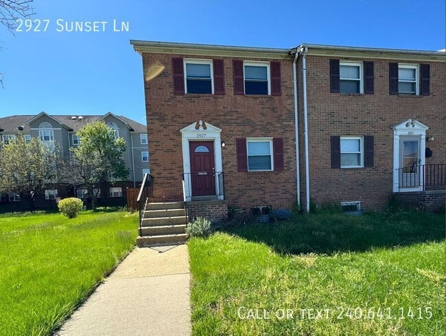Building Photo - 2927 Sunset Ln
