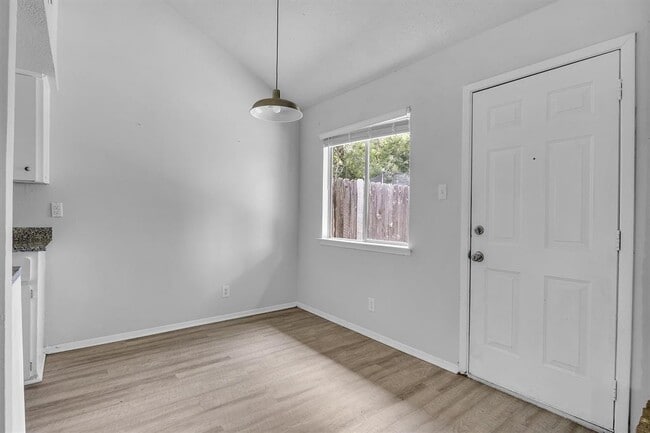 Photo - 2414 B Patrick Henry St