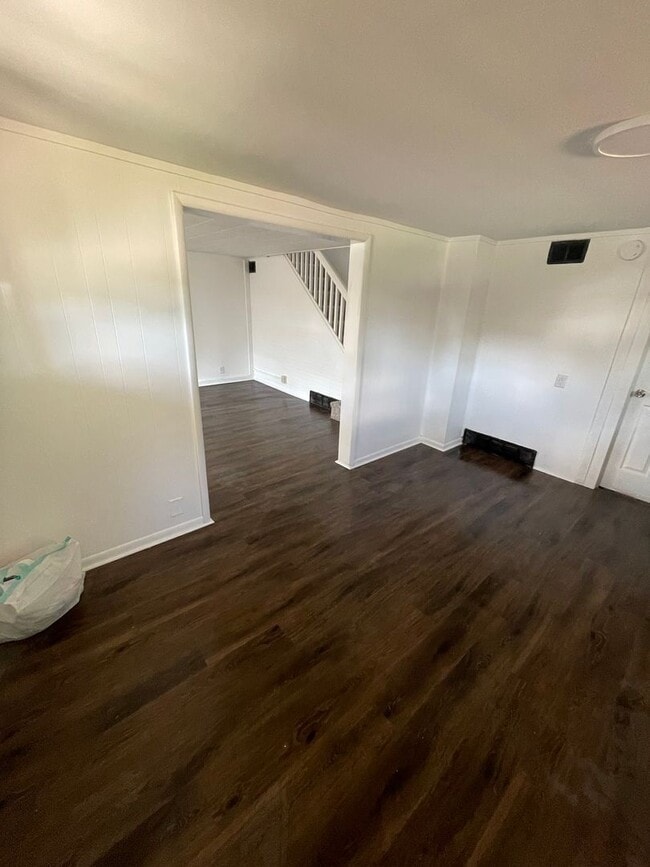 Photo - 3 bedroom home in Elizabeth-Forward!